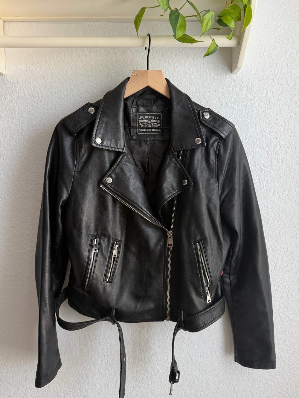 Levi’s Black Faux Leather Belted Moto Jacket Asymmetric Zip Women’s Size Large